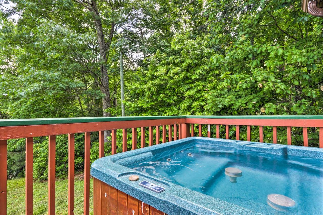 Gatlinburg Chalet Hot Tub, Sauna And Mountain View Kültér fotó